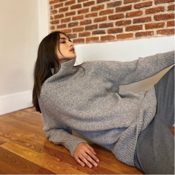 Aritzia Babaton Alpaca DAY OFF TURTLENECK Sweater Grey - Picture 2 of 11